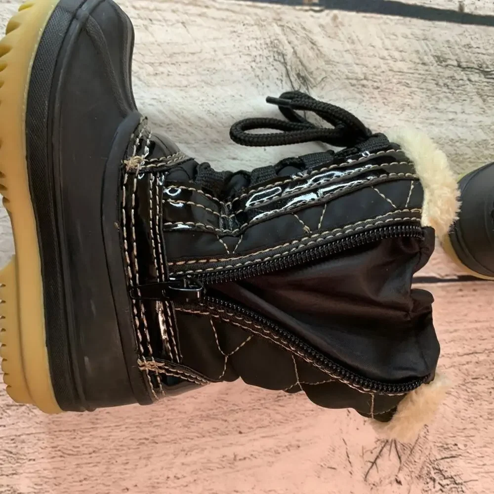 KHOMBU Girl’s Black Cold Weather Boots / Size: 7